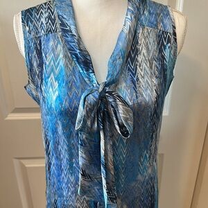 Kasper Blue Grey and White Chevron Sleeveless Blouse